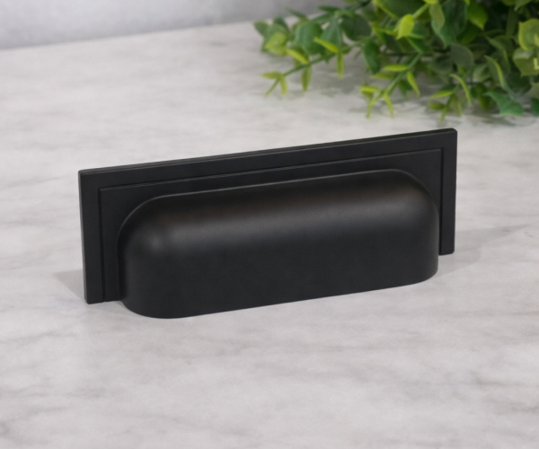 Pux. Plymouth 80 preto