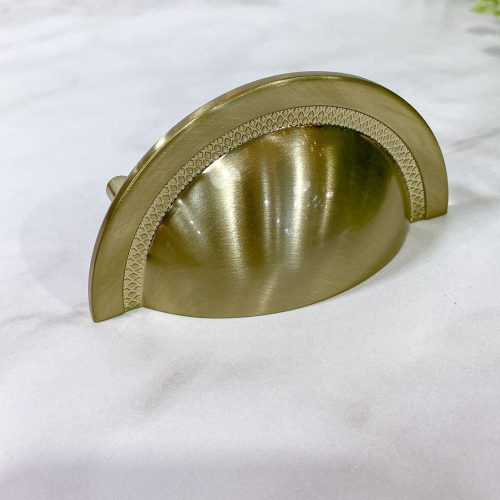 Shell 64mm gold escovado